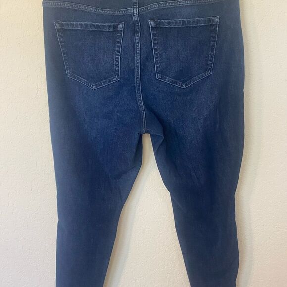 Lane Bryant High Rise Ultimate Stretch Skinny Dark Denim Jeans - Picture 6 of 7